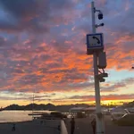 Charmant Studio Climatise Au Calme Proche Plage Et Palais Des Festivals